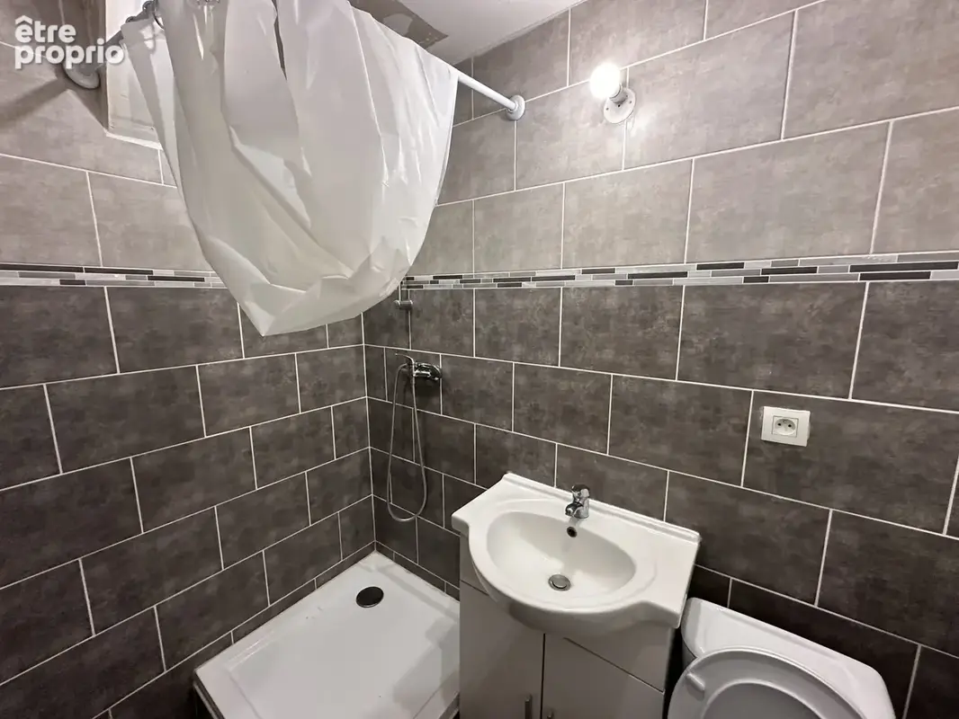 Immeuble  T3 + cave et terrasse sur un terrain 229 m2 - photo 9