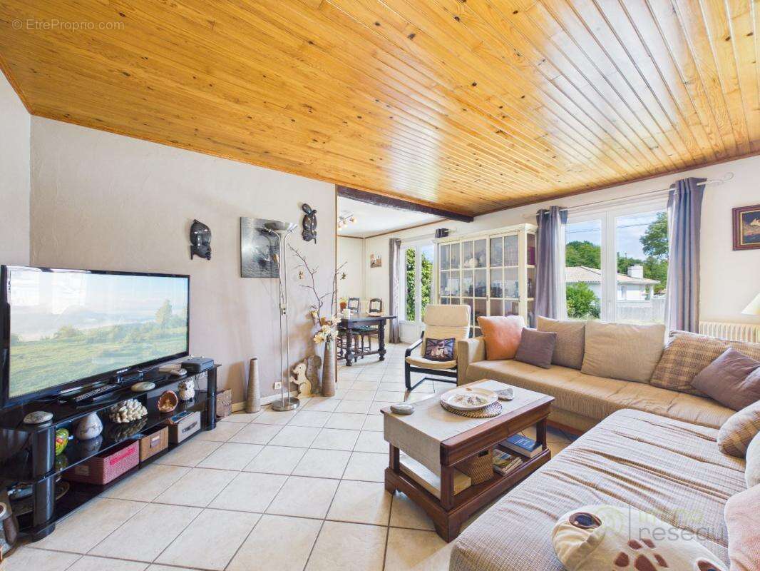 Maison à MARTIGNAS-SUR-JALLE