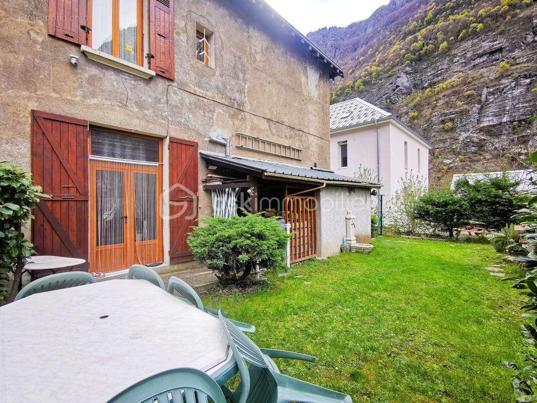 Maison à LIVET-ET-GAVET