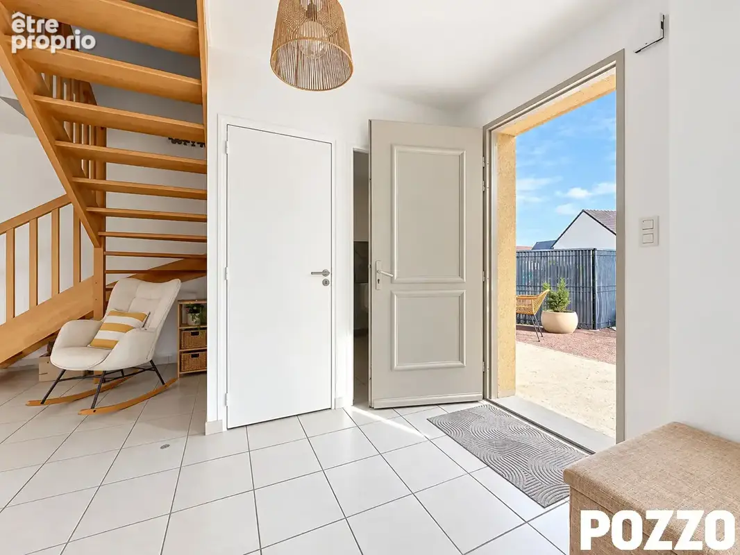 A Vendre - Saint Hilaire Du Harcouet - Maison 5 pièce(s) 98 m² - PROXIMITE DES SERVICES - GARAGE - photo 3