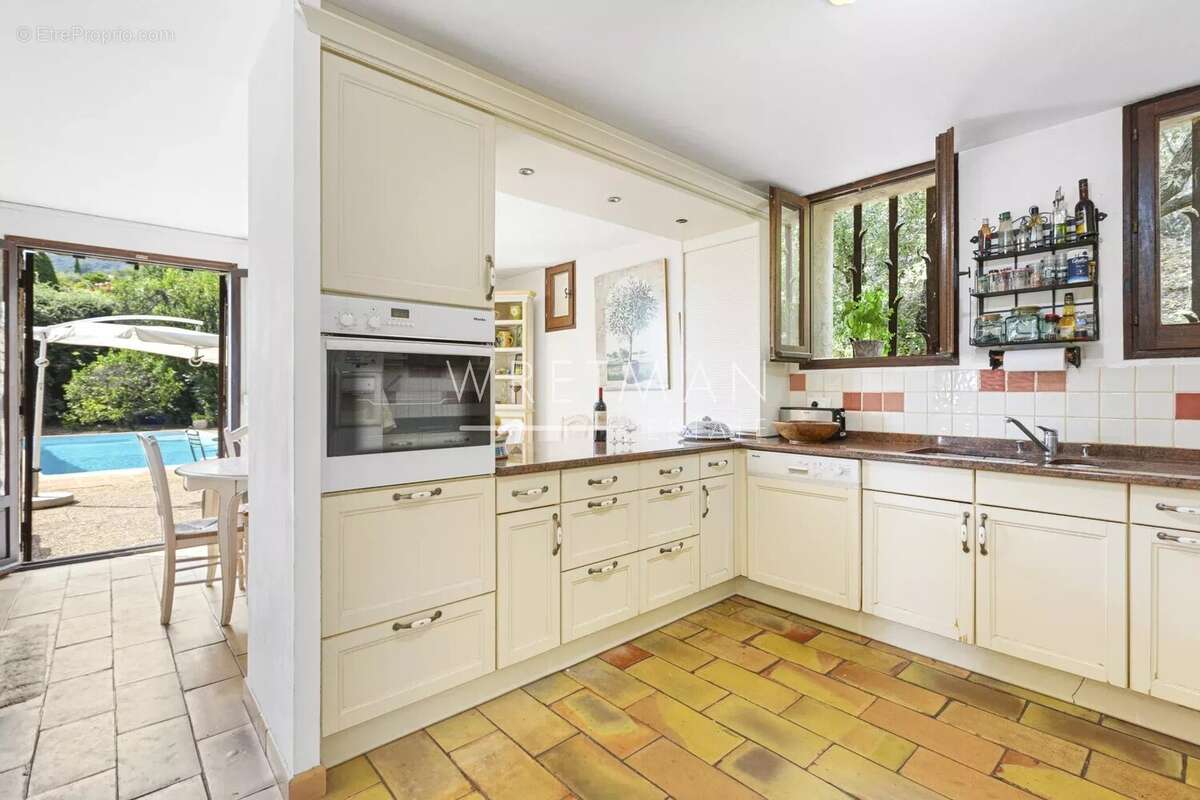 Maison à TOURRETTES-SUR-LOUP