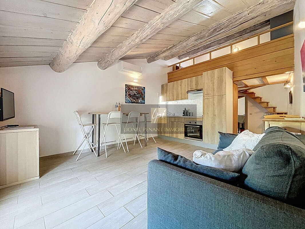 Propriete composee de 7 gites  de 430m² sur terrain de  63547 m². - photo 12