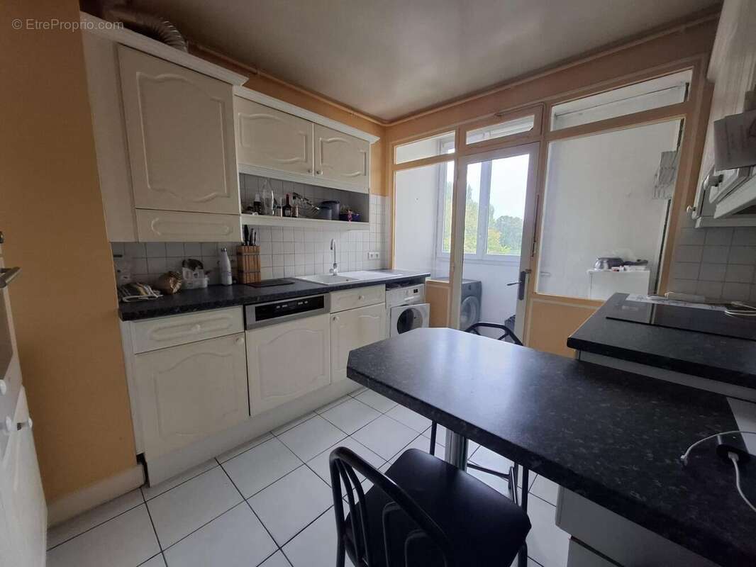 Photo 3 - Appartement à LE PLESSIS-TREVISE