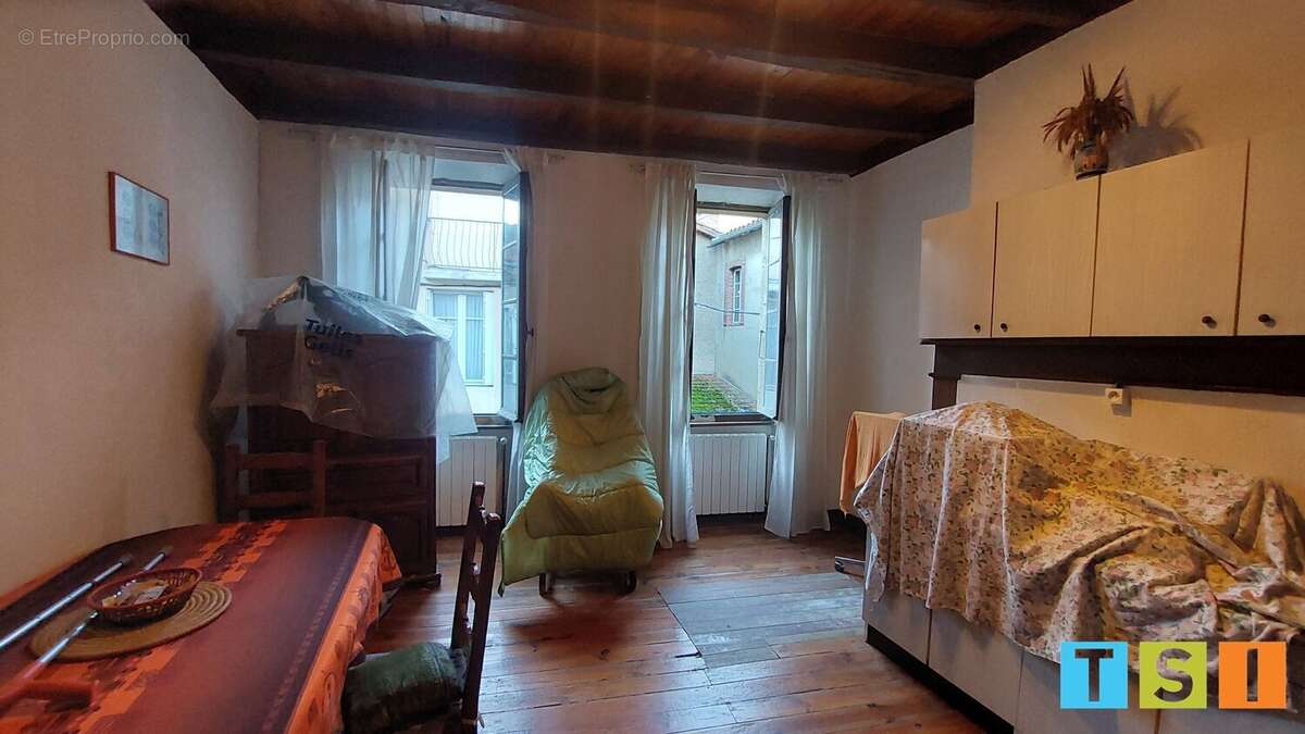 Immeuble sur 2 niveaux avec 2 entrées, 2 appartements à creer centre village - photo 10