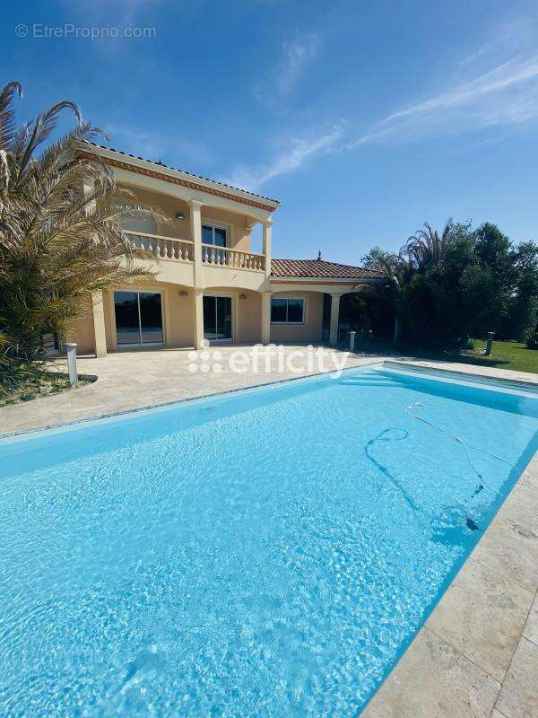 Maison à HAGETMAU