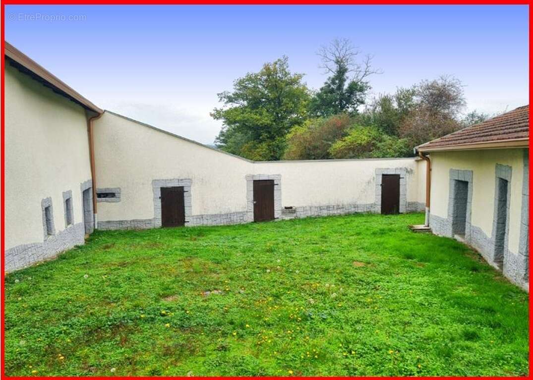 Maison à SAVIGNY