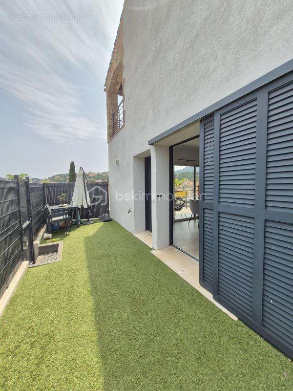 Appartement à CARQUEIRANNE