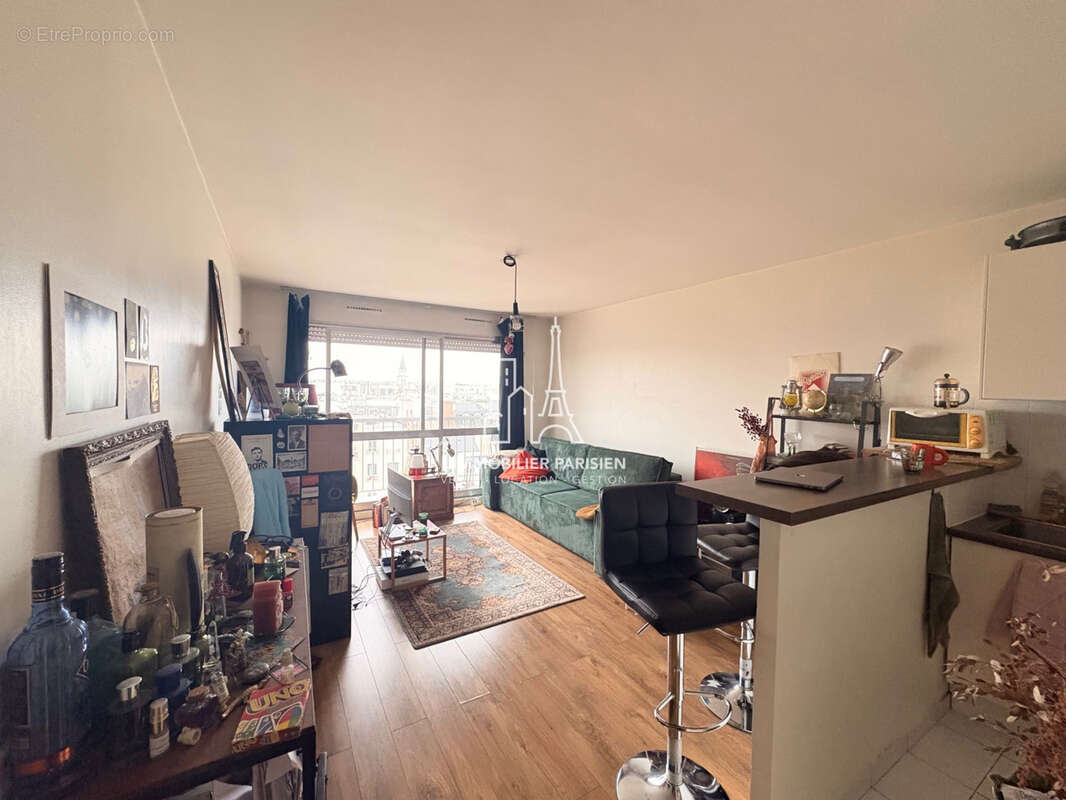 Appartement à PARIS-18E