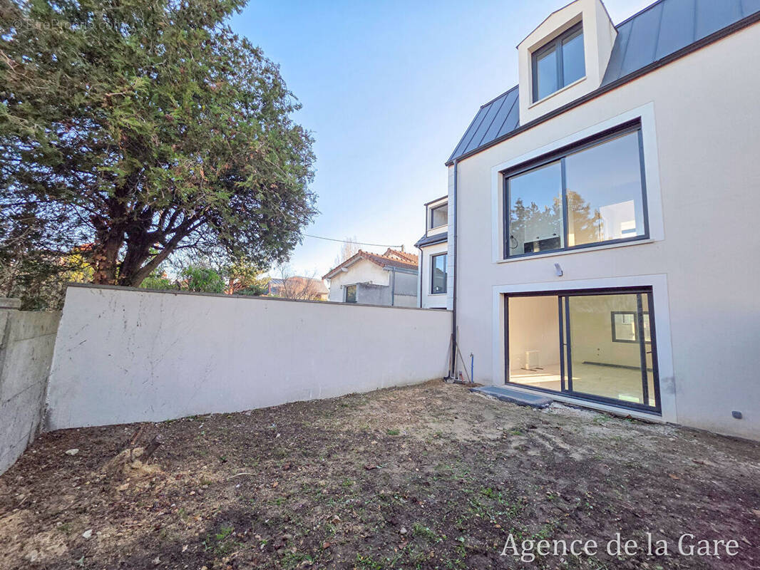 Maison à SARTROUVILLE