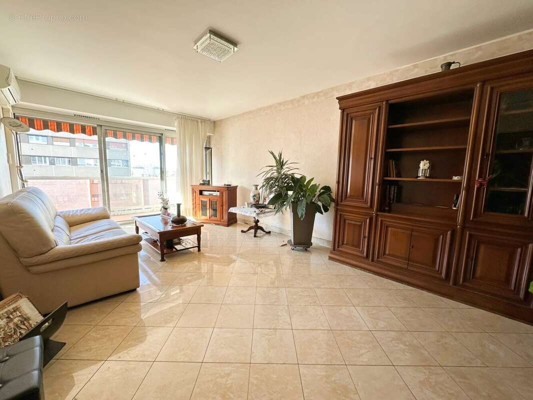 Appartement à MARSEILLE-6E