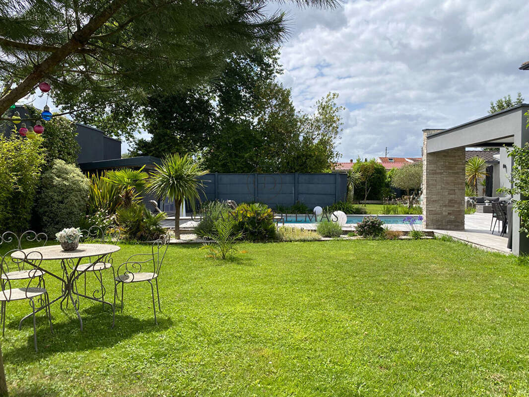 Maison à MERIGNAC