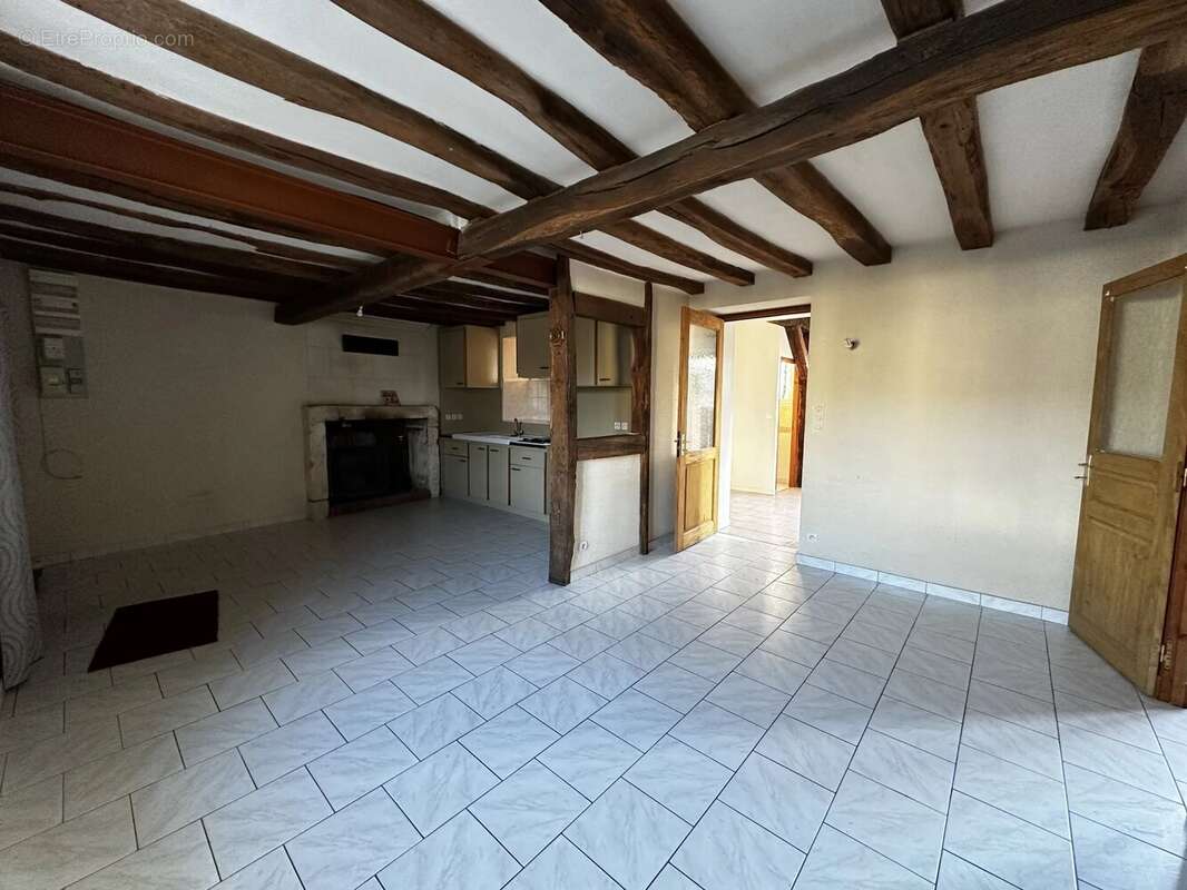 Maison à SAVIGNE-SUR-LATHAN