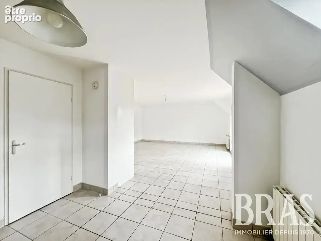 T3 avec balcon et garage - photo 3