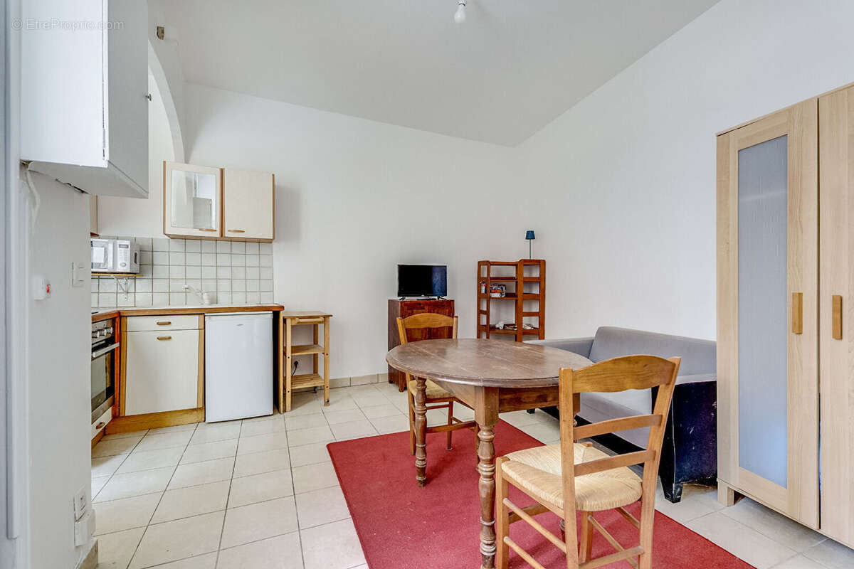 Appartement à PARIS-14E