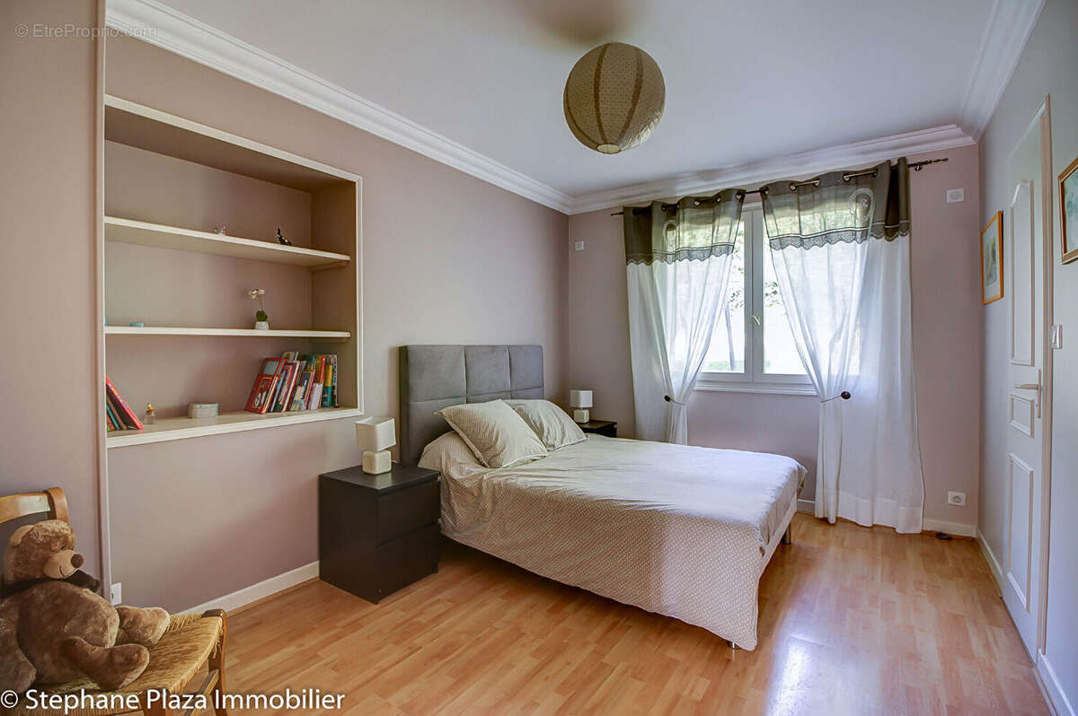 Maison à VILLIEU-LOYES-MOLLON