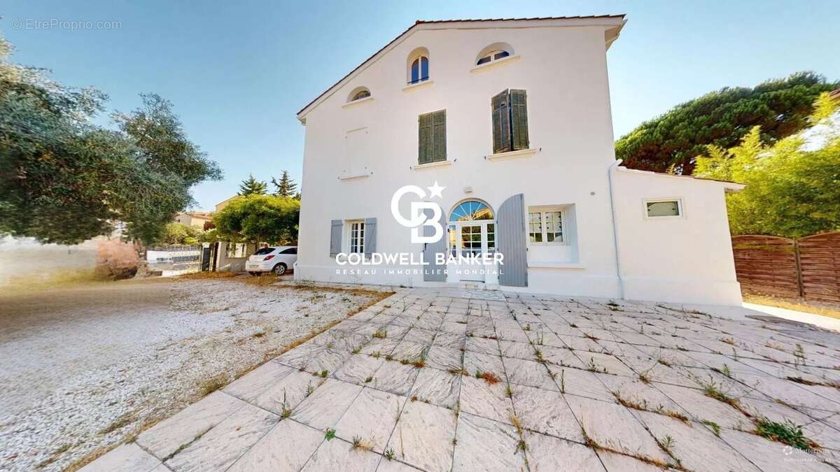 Appartement Rénové avec Grand Jardin Privatif et Piscinable - photo 3