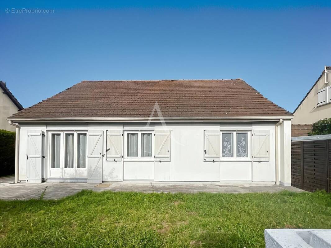 Maison à VERNEUIL-L&#039;ETANG