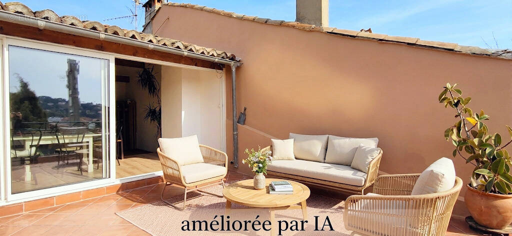 Appartement à VALLAURIS