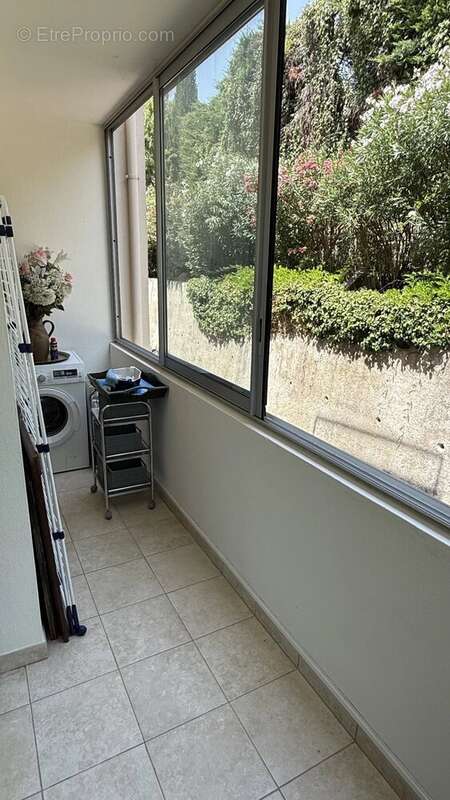 Le Cannet - Spacieux 3 pièces de 70 m² rénové avec terrasse et garage fermé - photo 24