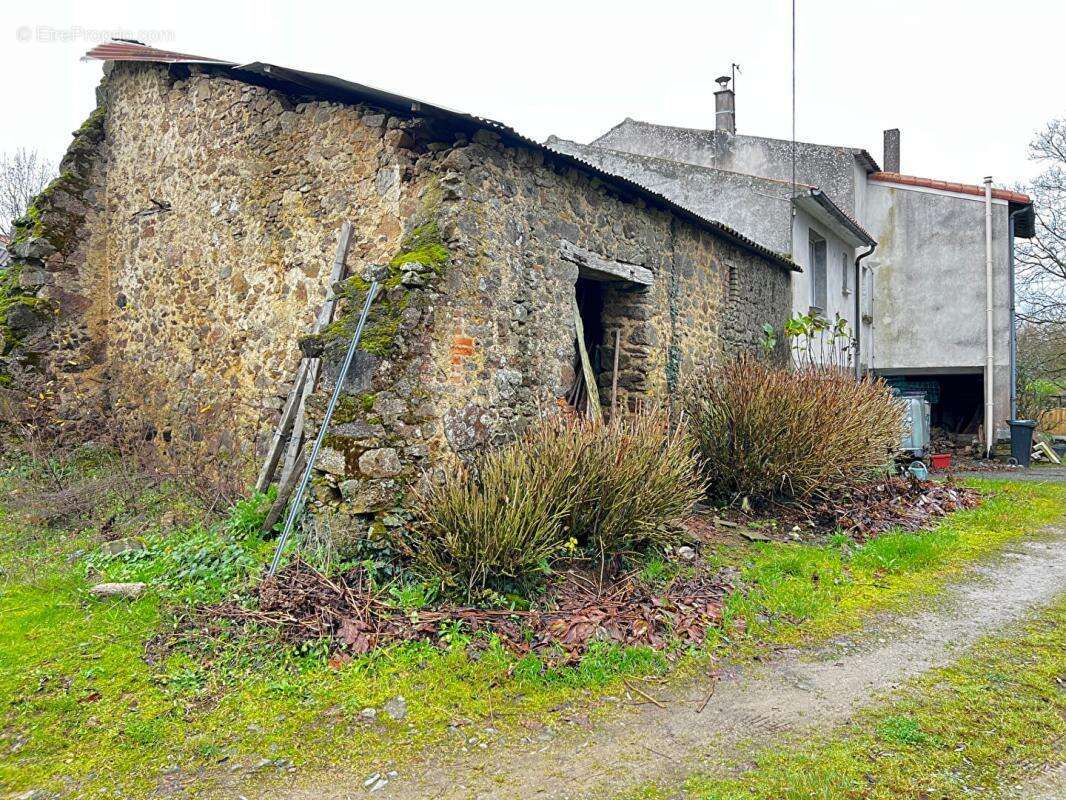 Maison à MONTOURNAIS