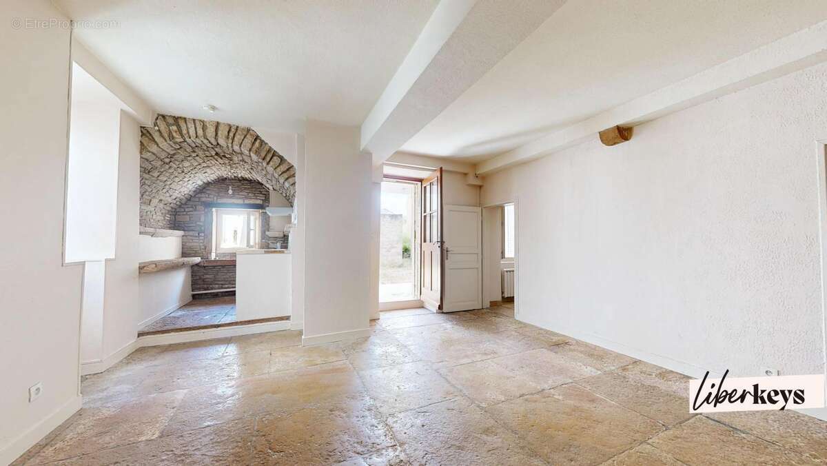 Maison à FLEUREY-SUR-OUCHE