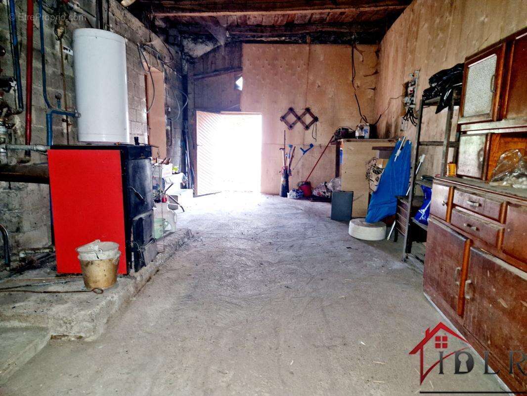 Maison à MONTIGNY-LES-CHERLIEU