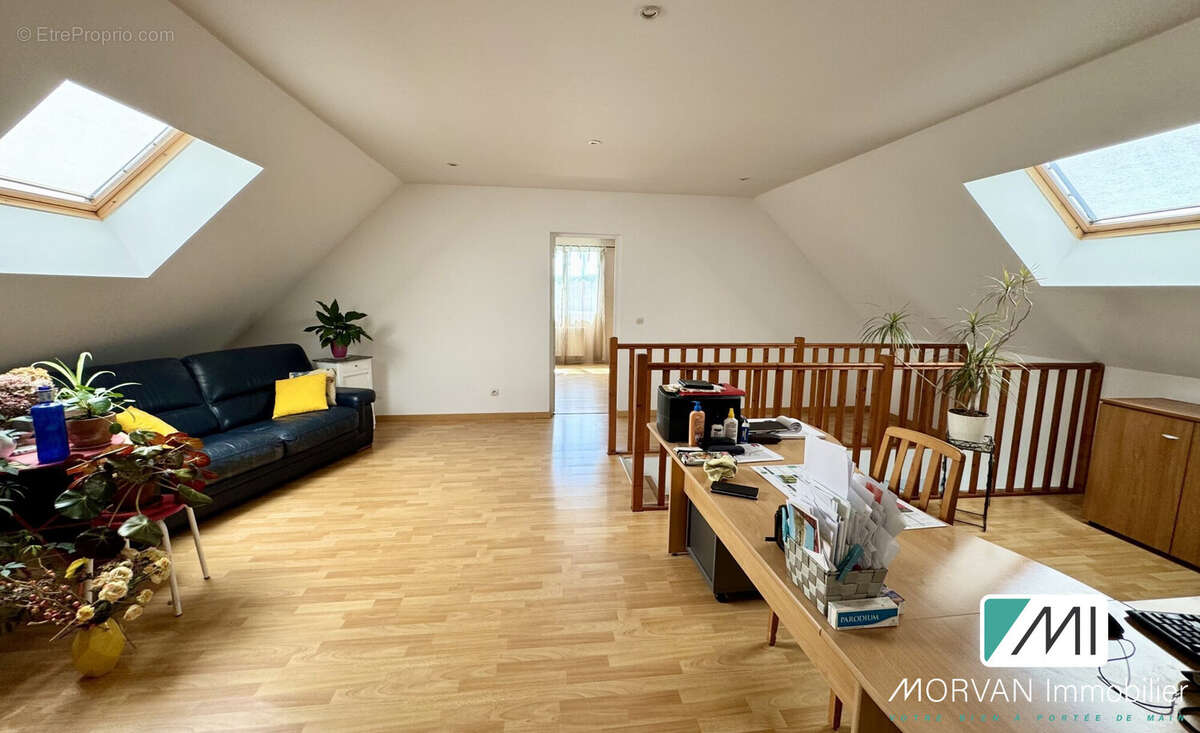 Maison 175 m² à Les Essarts-Le-Roi  - photo 9