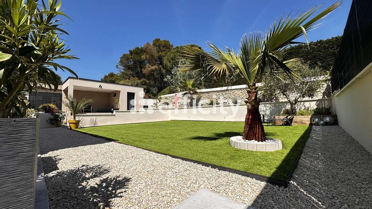 Maison à BOLLENE