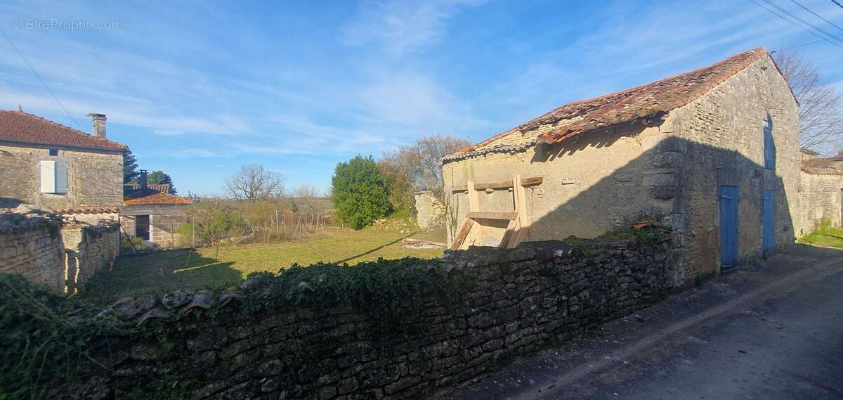 Appartement à SAINT-AMANT-DE-NOUERE