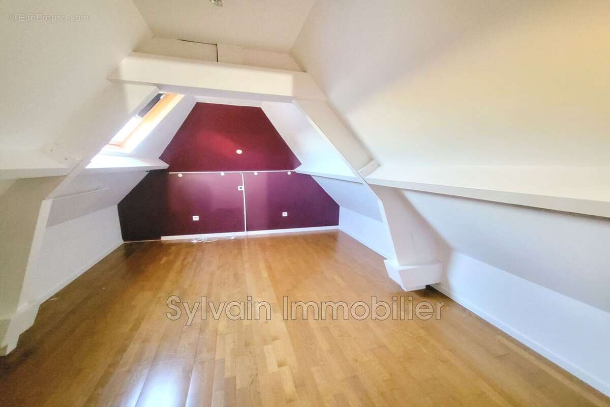 Maison 88 m² à Moliens  - photo 7