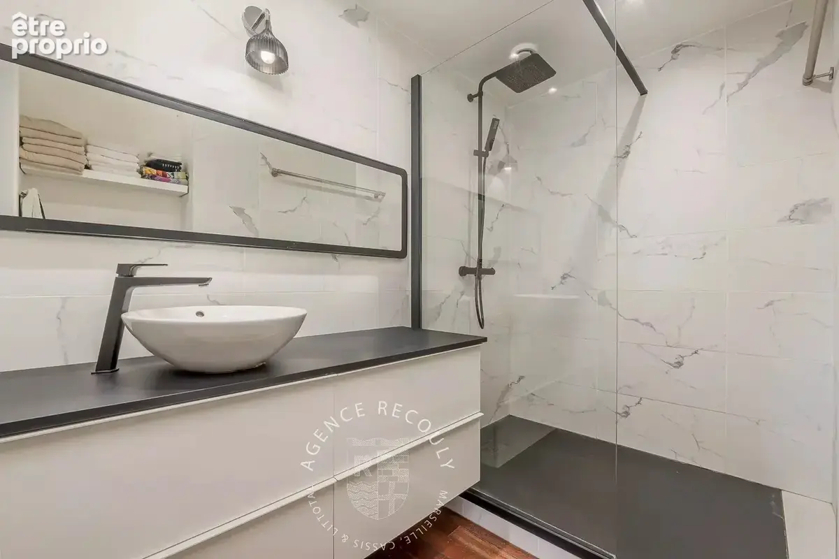 Vieux Port / Appartement Type 4  en première ligne - photo 12
