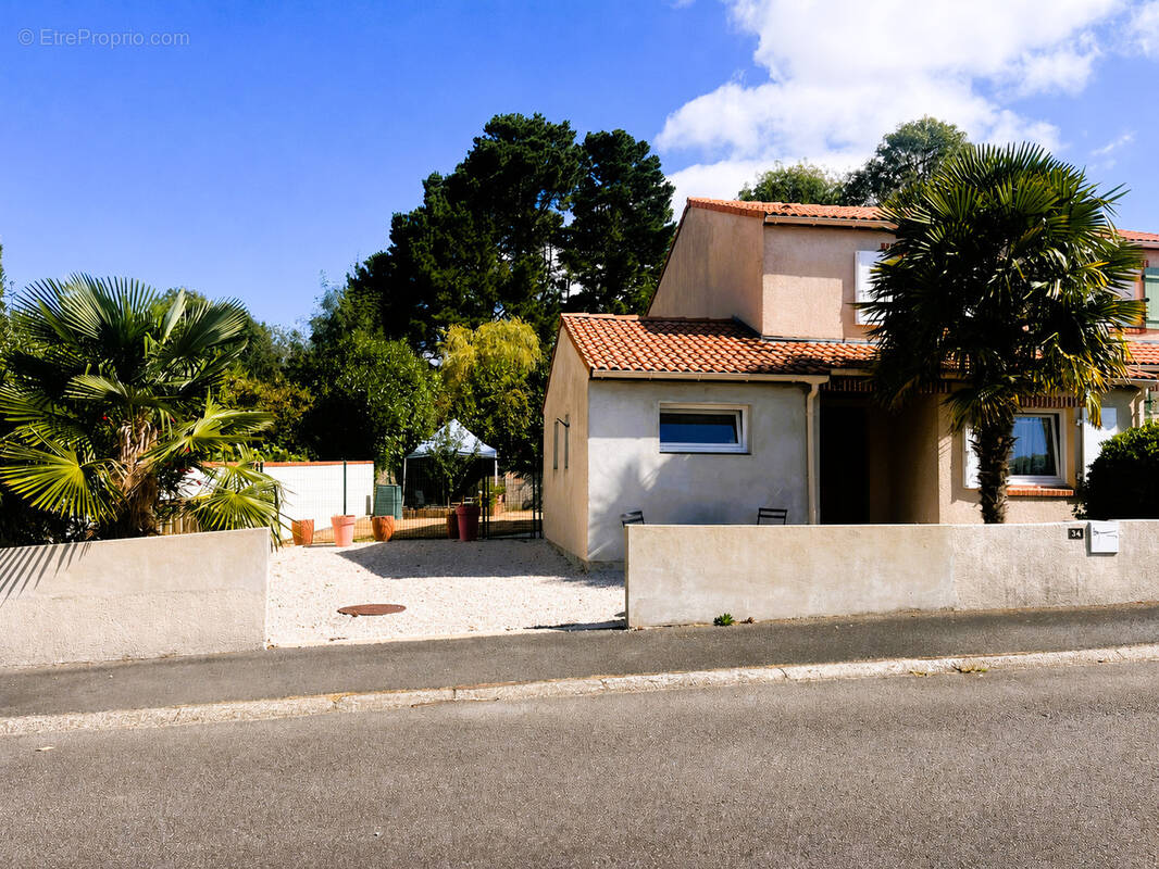 Maison à LE GIROUARD
