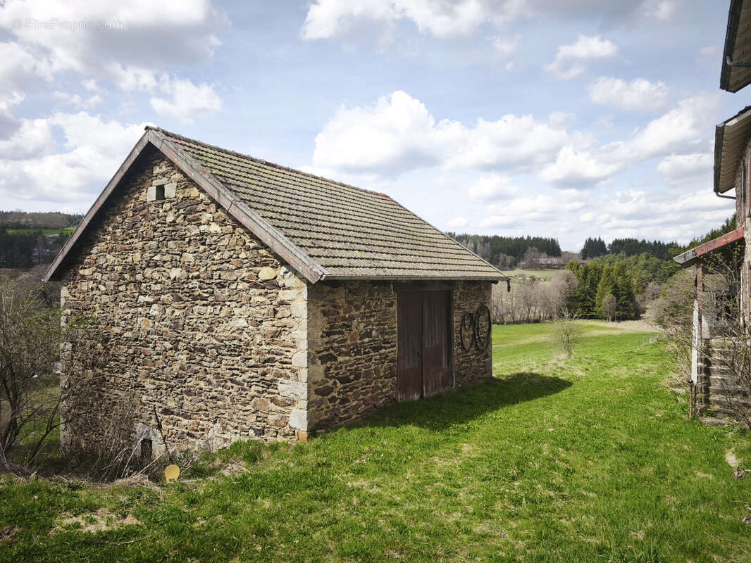 Maison à SAINT-ALYRE-D'ARLANC