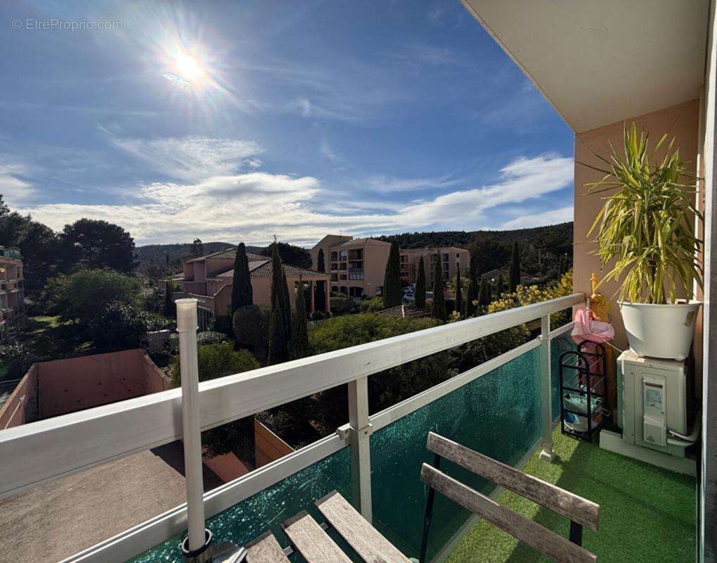 Appartement à BORMES-LES-MIMOSAS