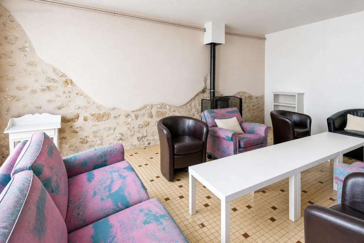 Maison spacieuse de 469 m² à Marsac, 16 pièces - photo 10