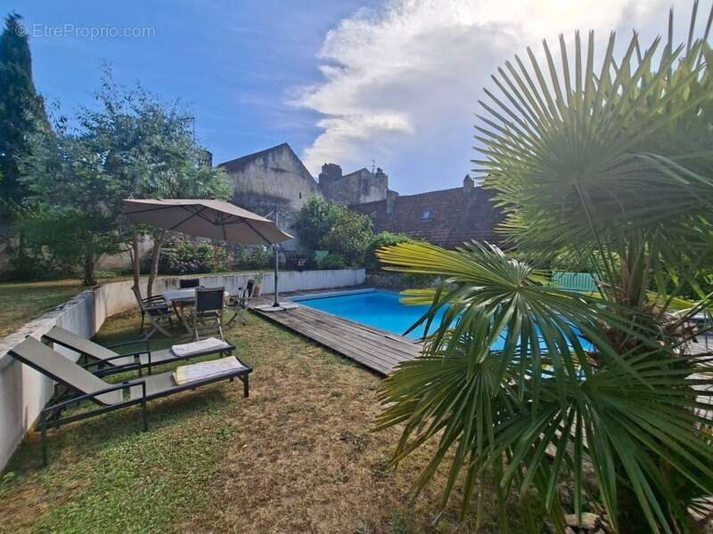 Maison de village en pierre - avec piscine - une annexe- au Bugue(24) - photo 4