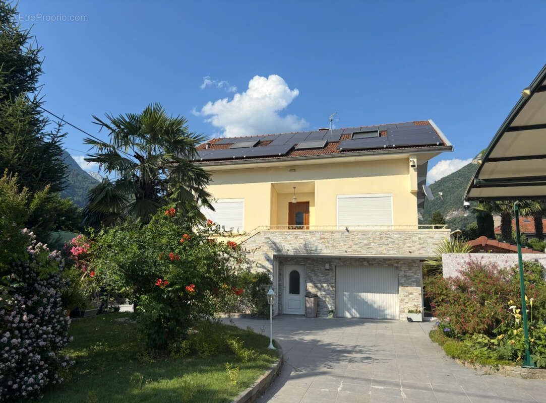 Maison à SAINT-EGREVE