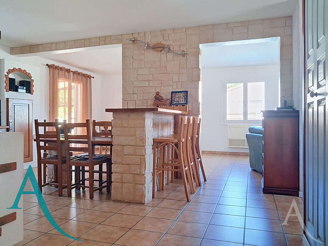 Villa T5 avec piscine sur 1200m² de terrain - photo 6