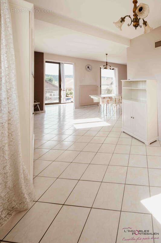 Vaux et chantegrue maison familiale evolutive sur 615 m2 - photo 2