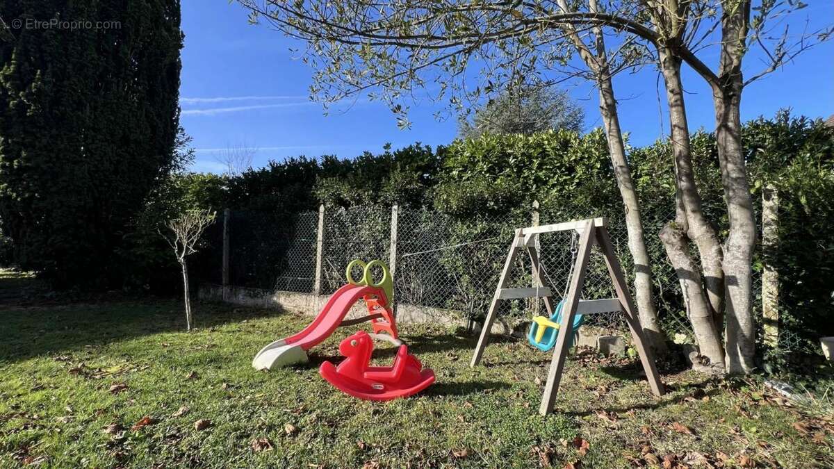 Maison à LES CLAYES-SOUS-BOIS