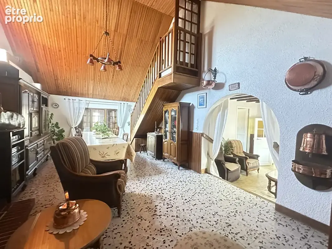 A Mézières sur Seine - Maison de ville familiale - 8 pièces 4 chambres - 133 m² - photo 5