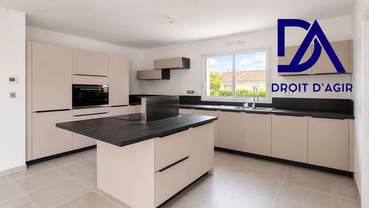 Maison 126 m² à Ruelle-Sur-Touvre  - photo 3