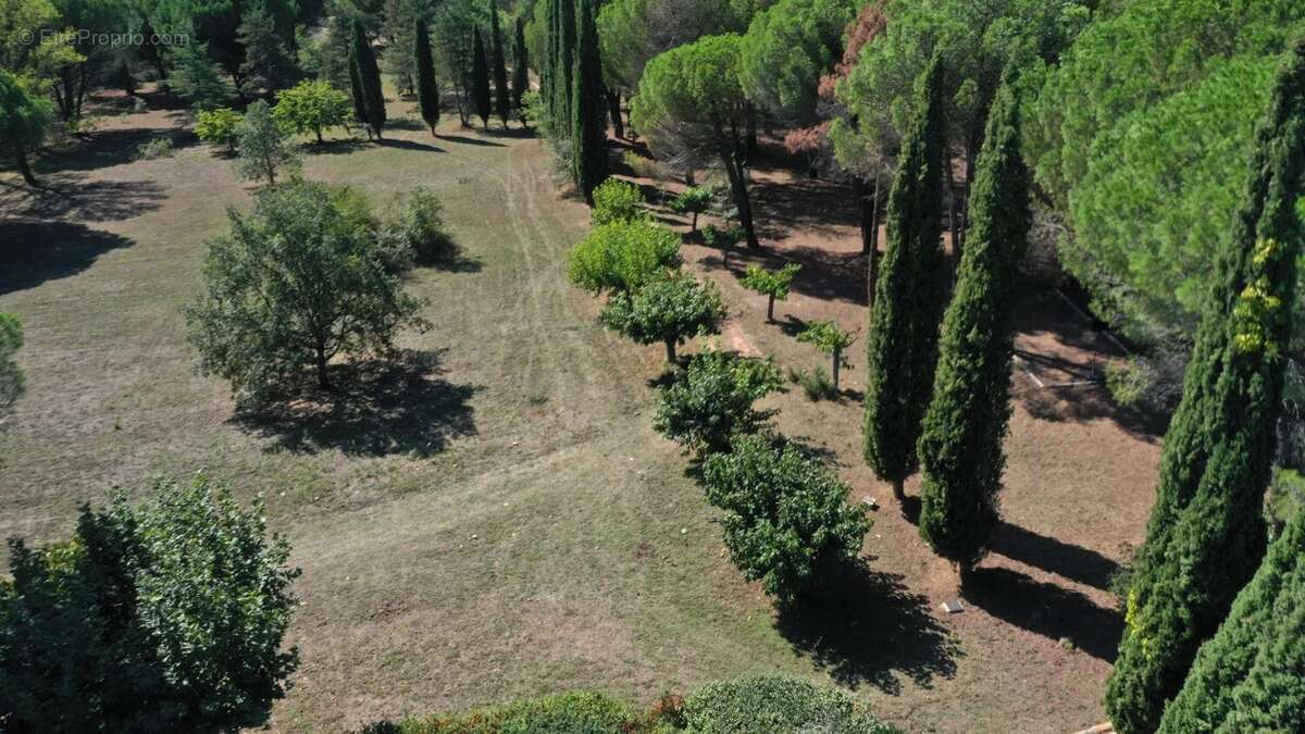 Maison à BAGNOLS-EN-FORET
