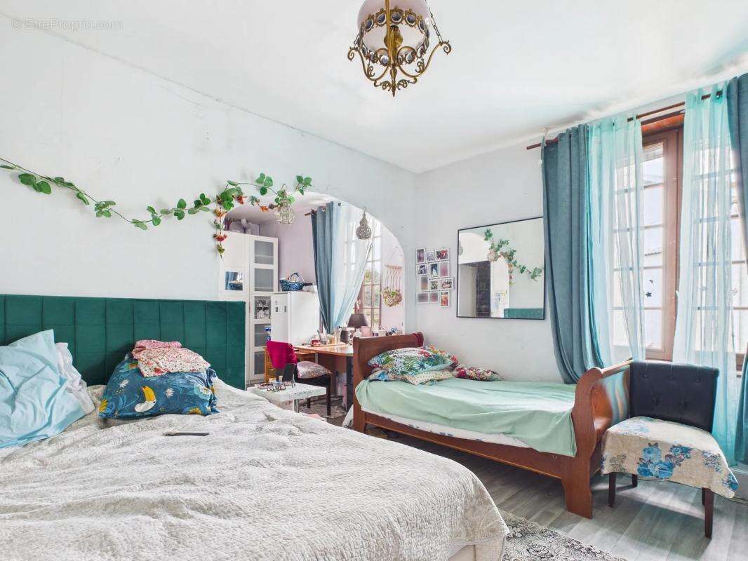 Maison à SEREZIN-DU-RHONE