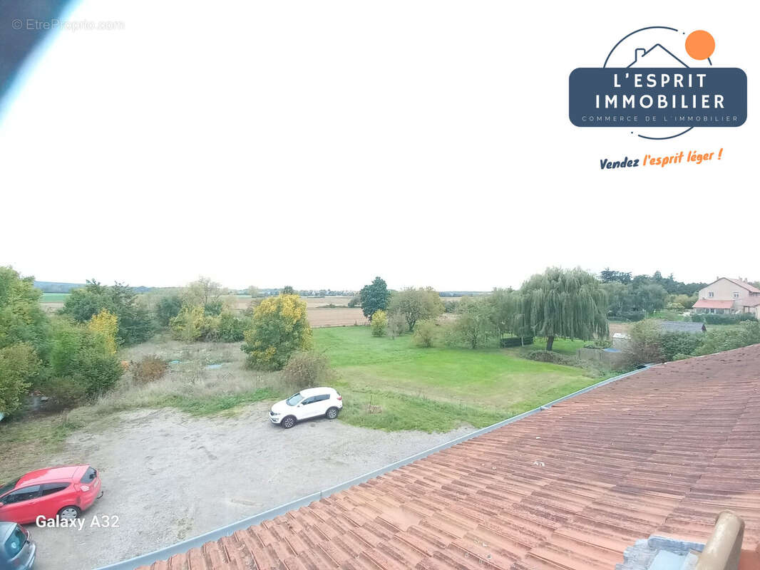 Appartement à COIN-LES-CUVRY