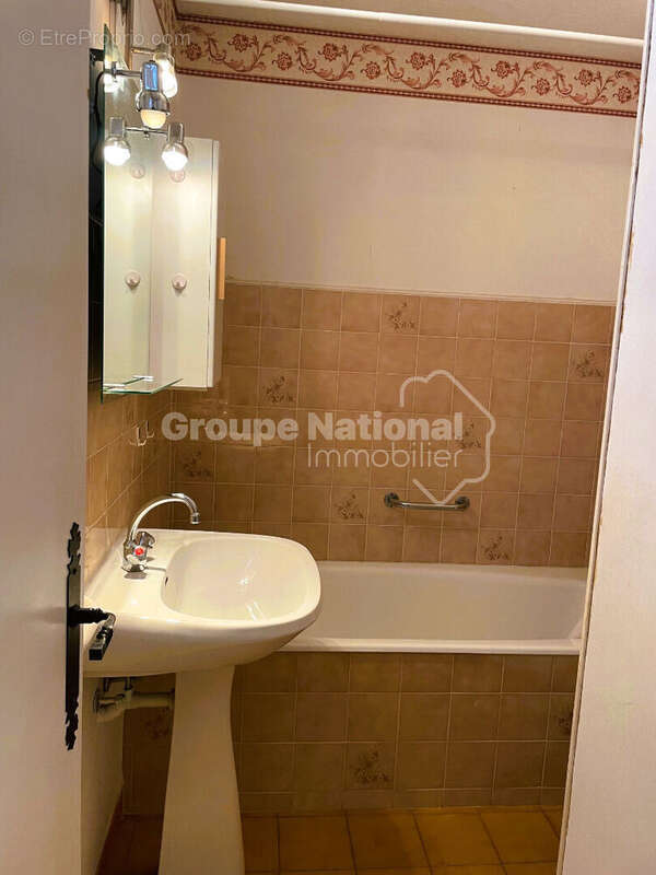 Appartement à GREOUX-LES-BAINS