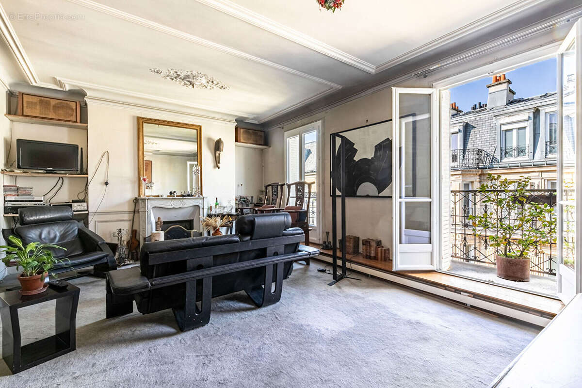 Appartement à PARIS-17E