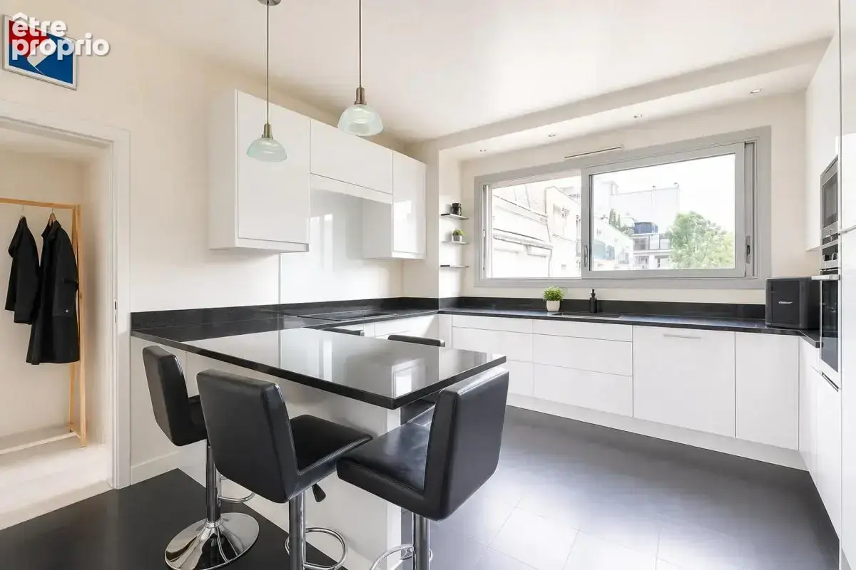 Appartement à NEUILLY-SUR-SEINE