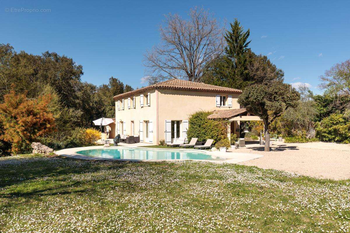 Maison à ROQUEFORT-LES-PINS