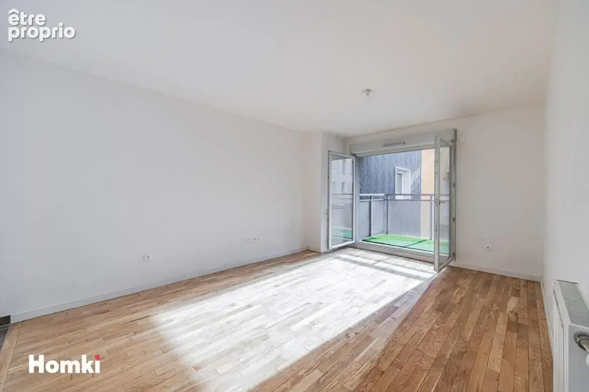 Appartement T3 de 55 m² à Clichy 92110, Rue Poyer - photo 2